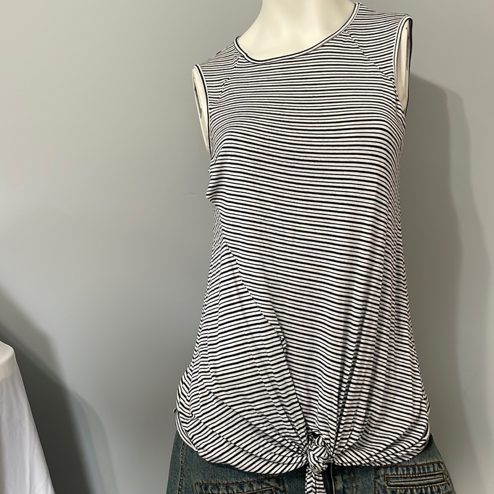 Elan Sleeveless Top wrap over w/ tie size S.  Bundle & Save! Or make offers!
